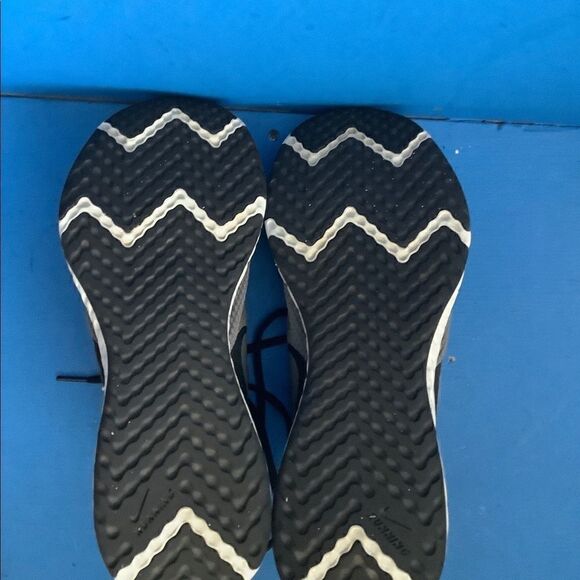 Nike Revolution 5 Running Shoes Women's US 10 - Picture 6 of 14